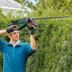 Bosch Power For All 18V 550mm UniversalHedgeCut 18-55 Cordless Hedge Trimmer -Garden & Outdoors bosch power for all 18v 550mm universalhedgecut 18 55 cordless hedge trimmer4059952558776 06i bq