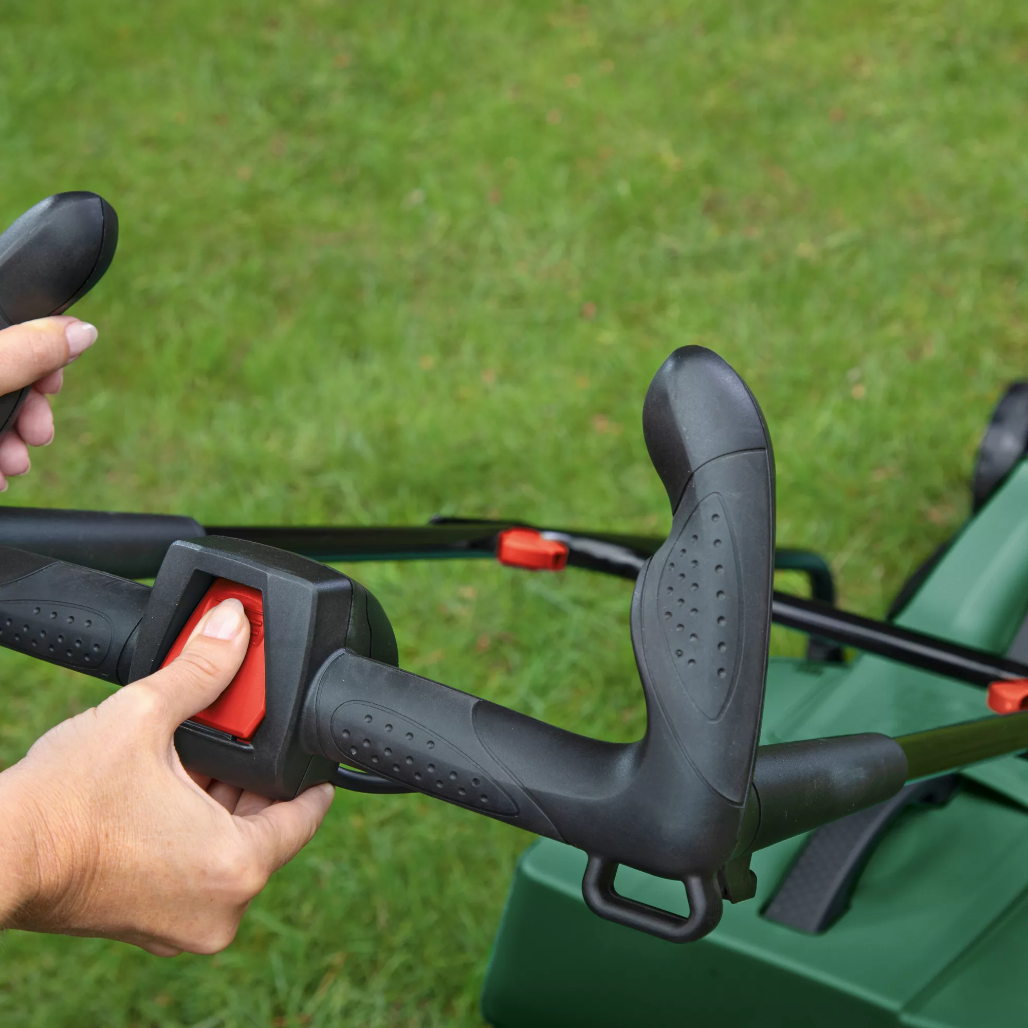 Bosch Power For All CityMower 18-32 Cordless 18V Rotary Lawnmower 7 Bosch Power For All CityMower 18-32 Cordless 18V Rotary Lawnmower - Image 7