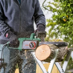 Bosch UniversalChain35 1.8W Mains Fed Corded 350mm Chainsaw -Garden & Outdoors bosch universalchain35 1 8w mains fed corded 350mm chainsaw4059952608167 06i bq