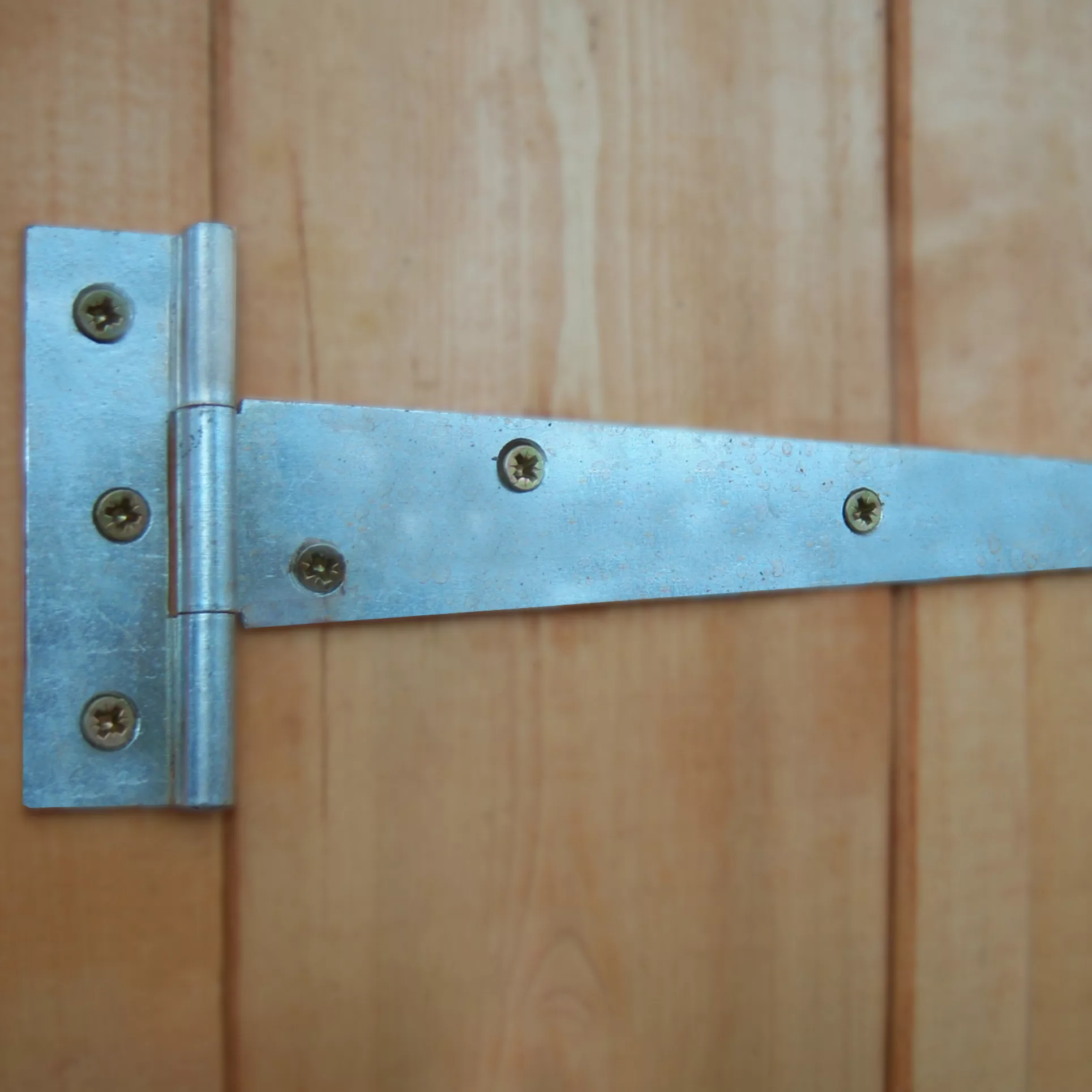 Shire Guernsey 7x10 Ft Apex Shiplap Wooden Shed With Floor 2 Shire Guernsey 7x10 Ft Apex Shiplap Wooden Shed With Floor - Image 2