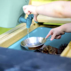 TP Toys Deluxe Wooden Play Kitchen 10 TP Toys Deluxe Wooden Play Kitchen -Garden & Outdoors tp toys deluxe wooden play kitchen5021854106125 03i bq