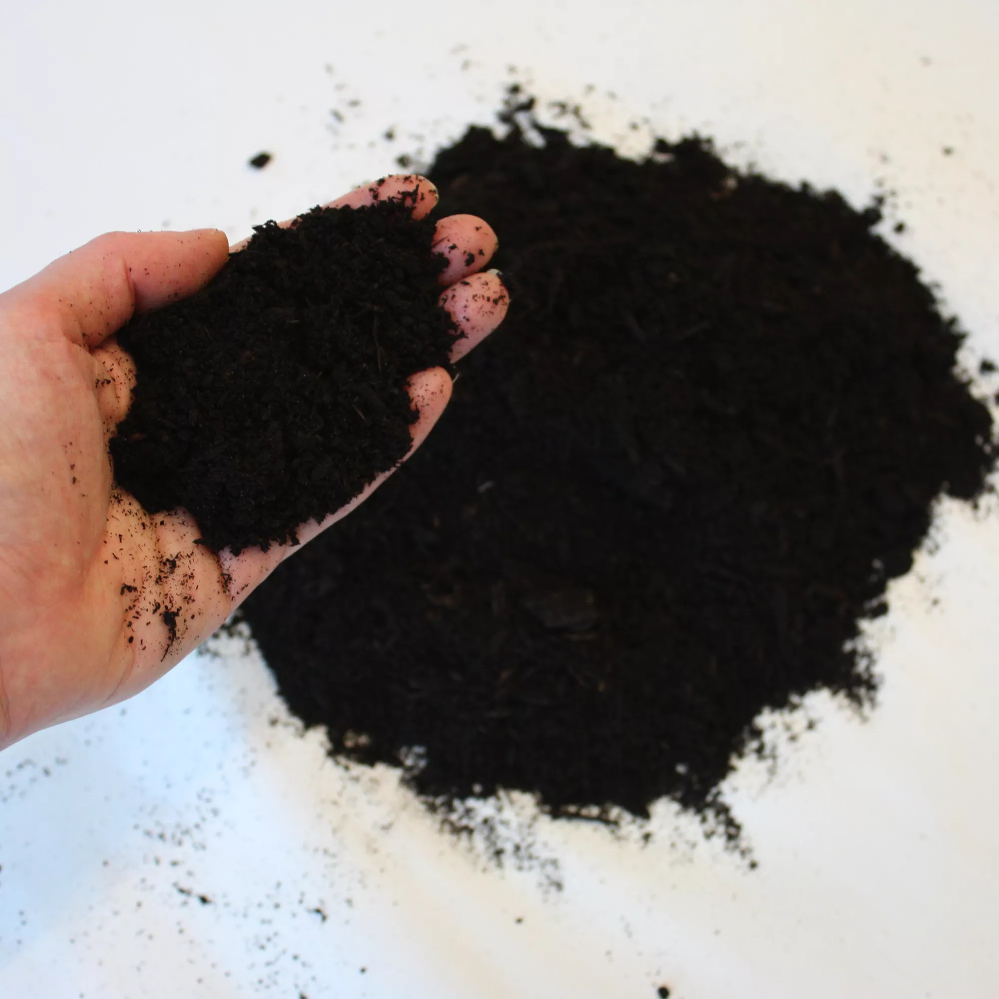 Veolia Pro-Grow Peat-free Multi-purpose Compost 1000L 3 Veolia Pro-Grow Peat-free Multi-purpose Compost 1000L - Image 3