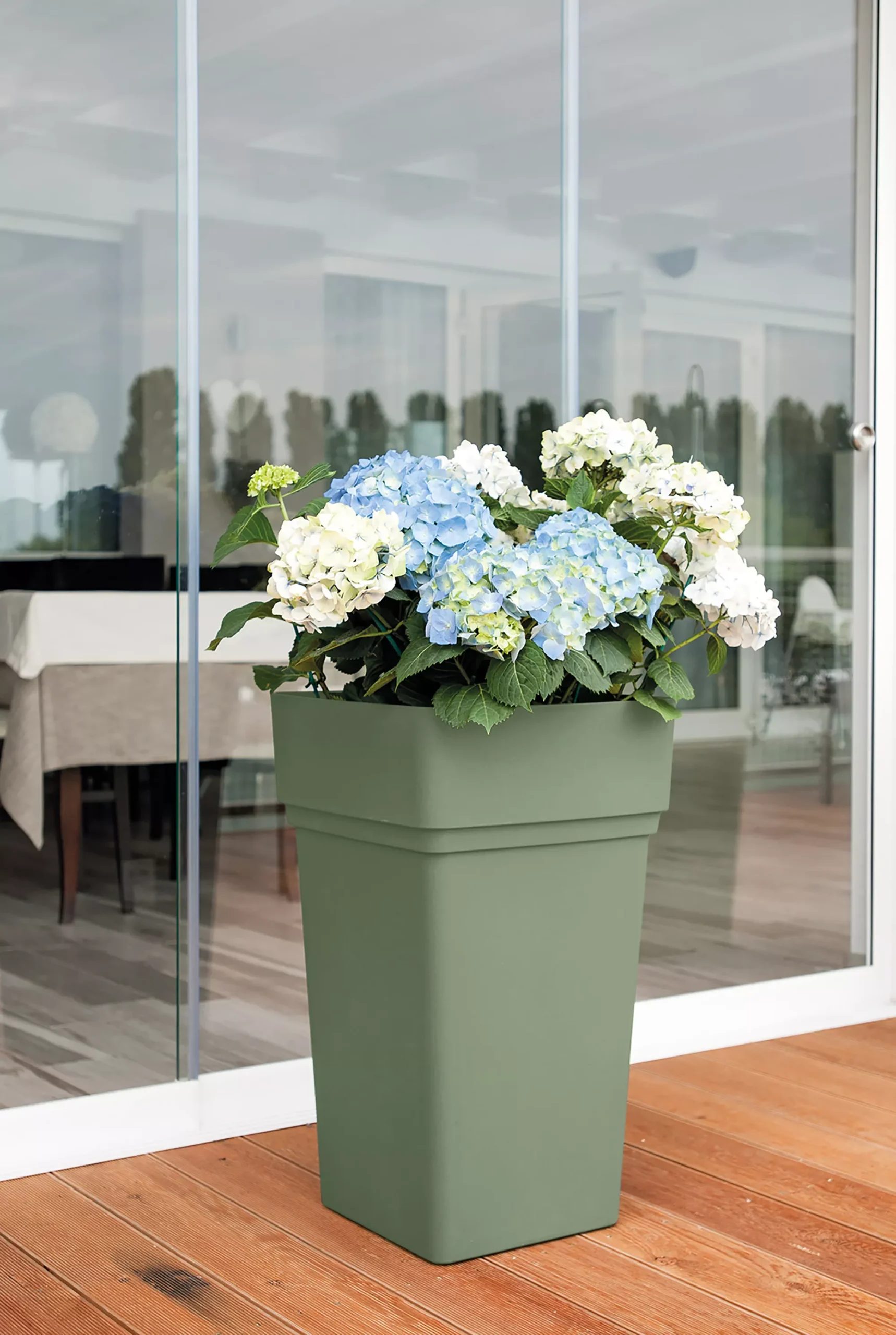 Verve Nurgul Deep Lichen Green Square Planter 3 Verve Nurgul Deep Lichen Green Square Planter - Image 3