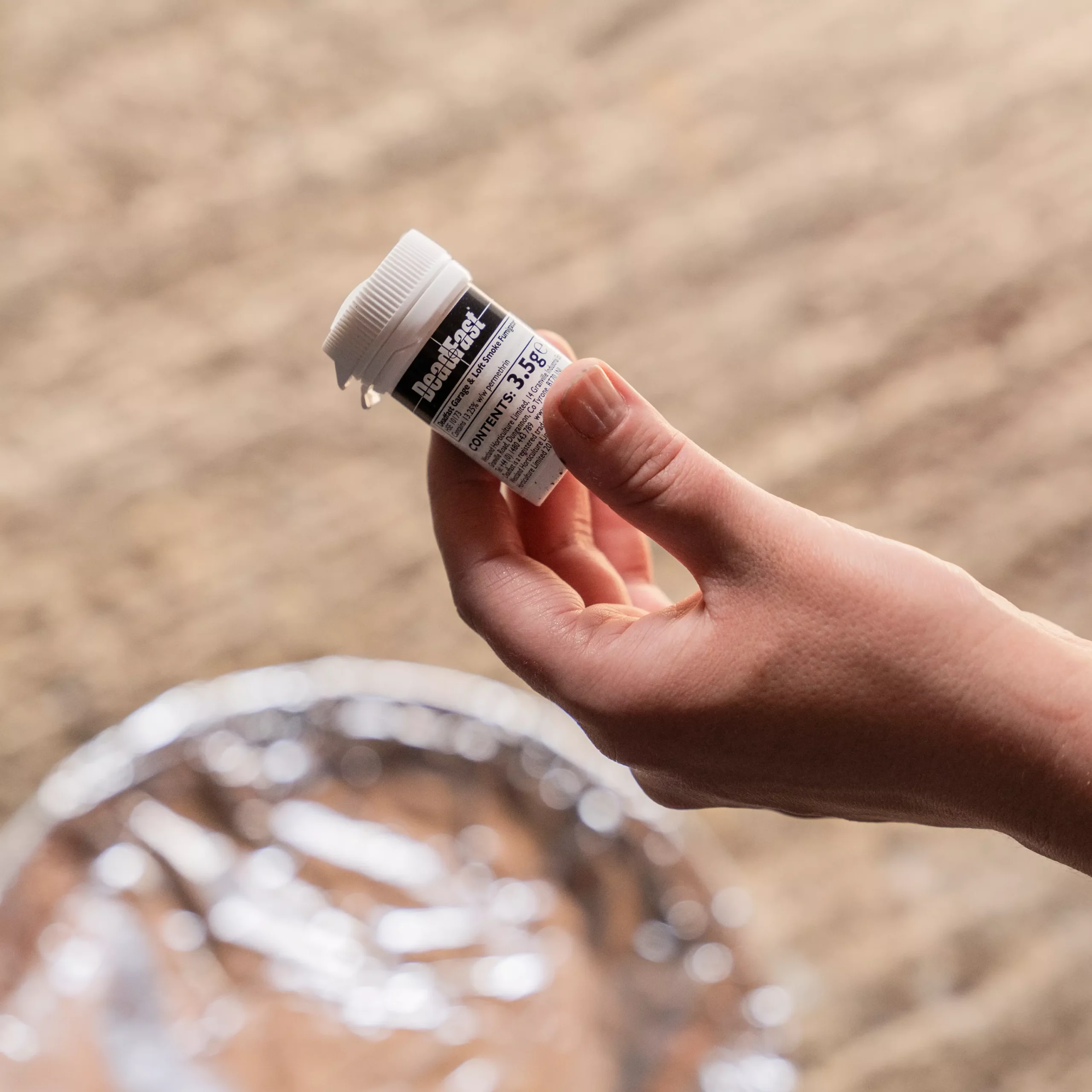 Westland Garage & Loft Wasp Insect & Pest Fumigator 0.05g 3 Westland Garage & Loft Wasp Insect & Pest Fumigator 0.05g - Image 3